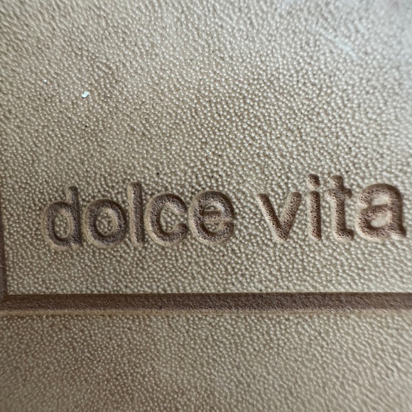 DOLCE VITA Black and Tan Sandals with Multi-Strap Design Sz 8.5 Excel Condition - Picture 7 of 7